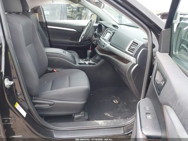 2019 TOYOTA HIGHLANDER LE