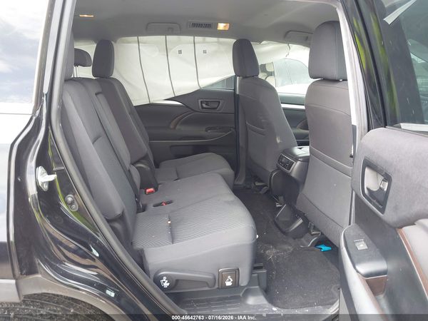 2019 TOYOTA HIGHLANDER LE