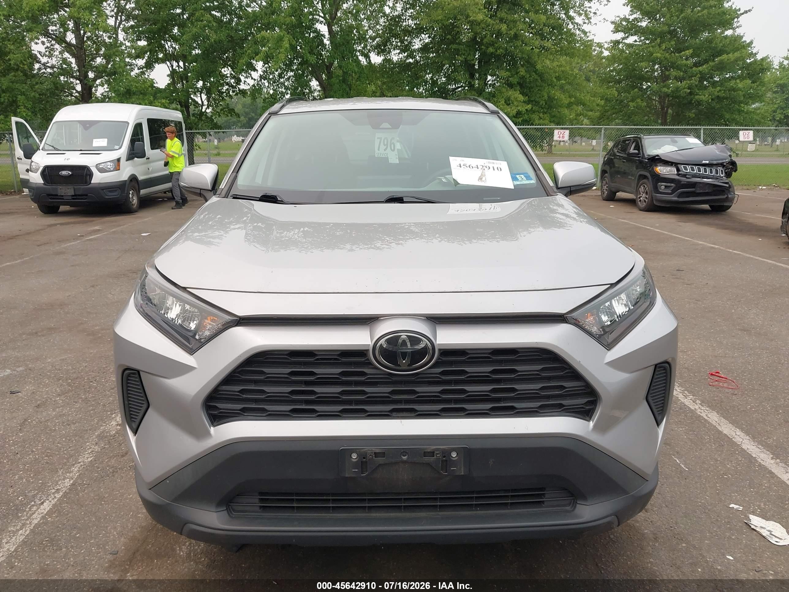 2020 TOYOTA RAV4 LE