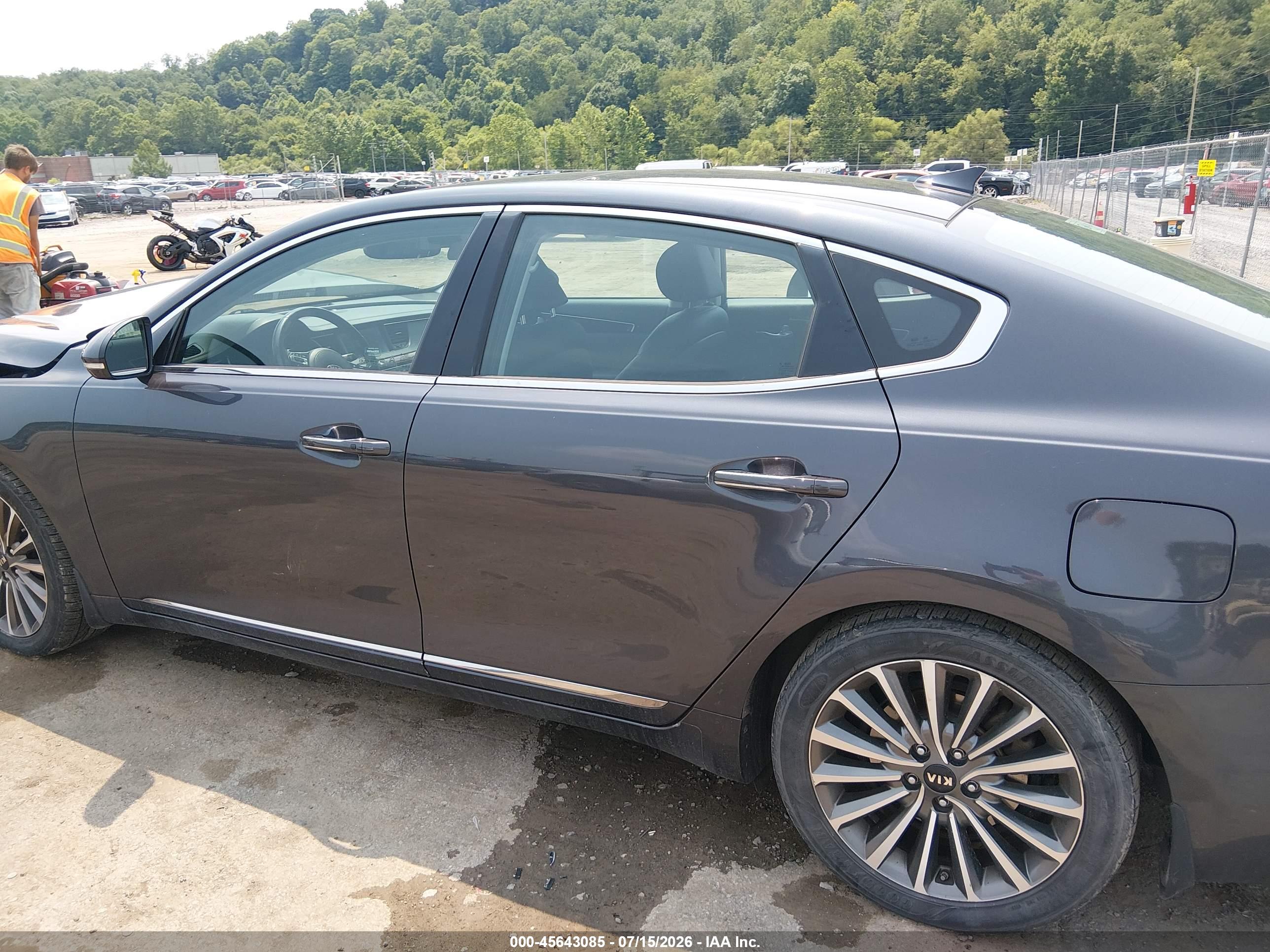 2017 KIA CADENZA TECHNOLOGY