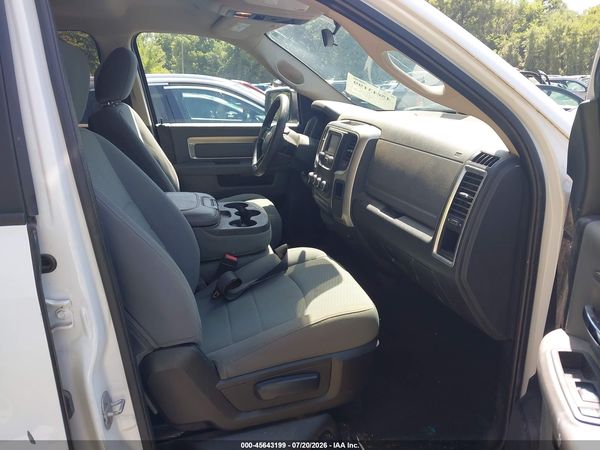 2017 RAM 1500 SLT  4X4 6'4 BOX