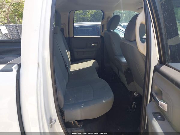2017 RAM 1500 SLT  4X4 6'4 BOX