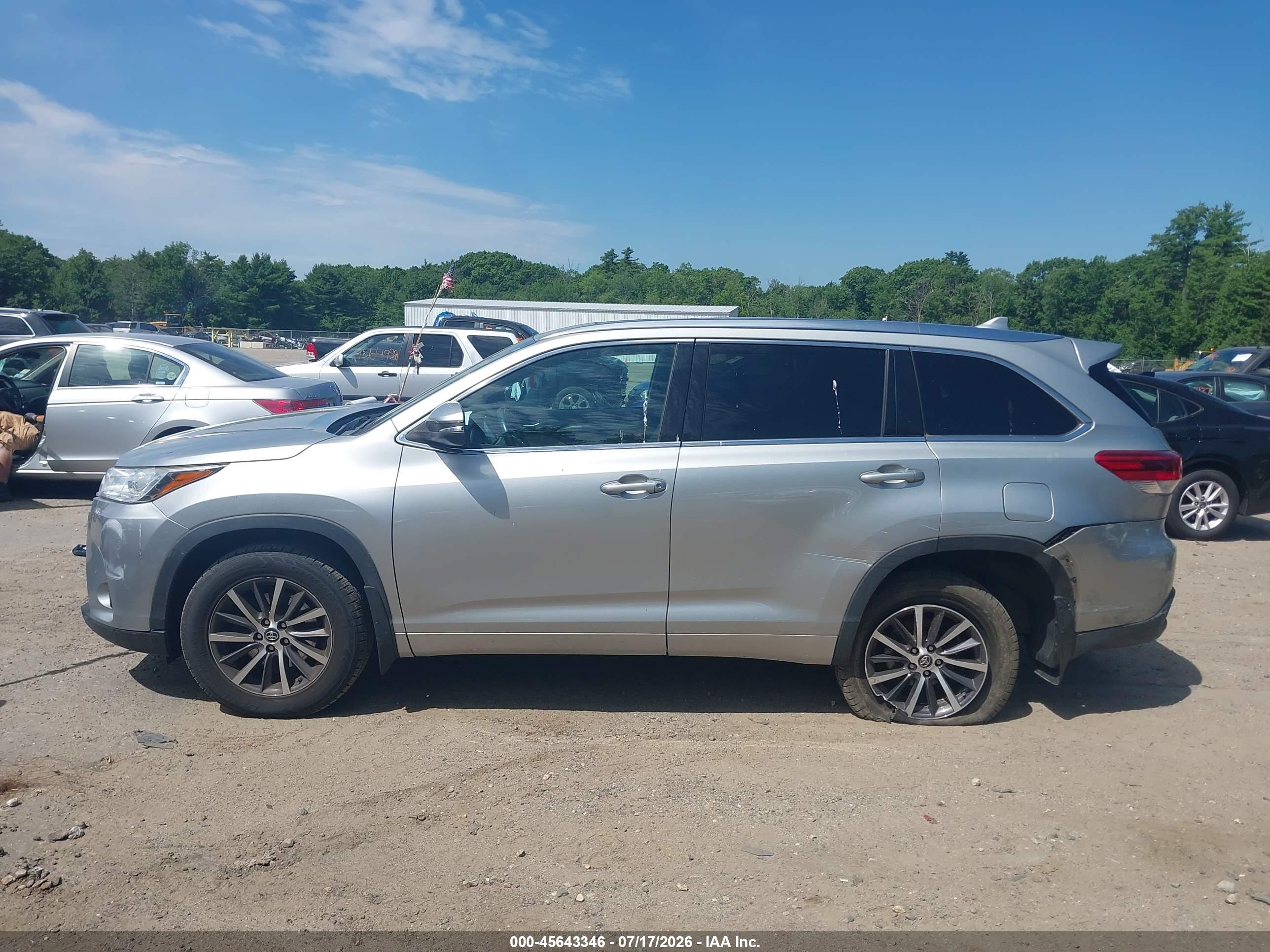 2017 TOYOTA HIGHLANDER XLE