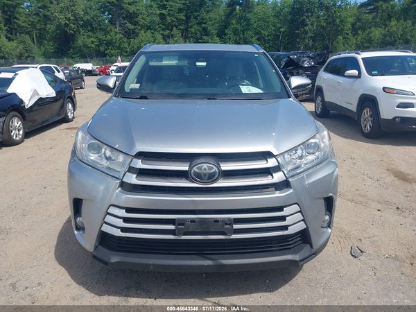 2017 TOYOTA HIGHLANDER XLE