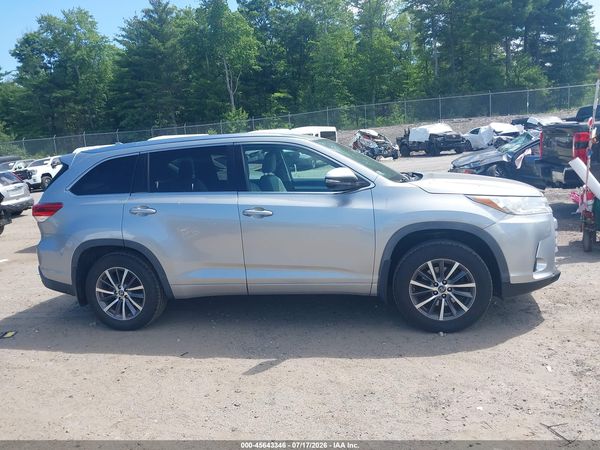 2017 TOYOTA HIGHLANDER XLE