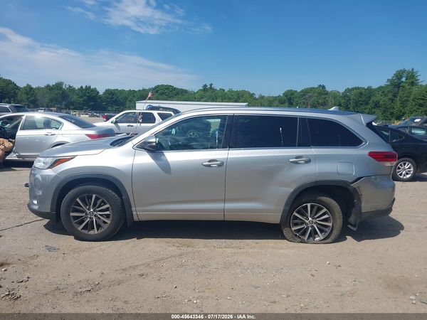 2017 TOYOTA HIGHLANDER XLE