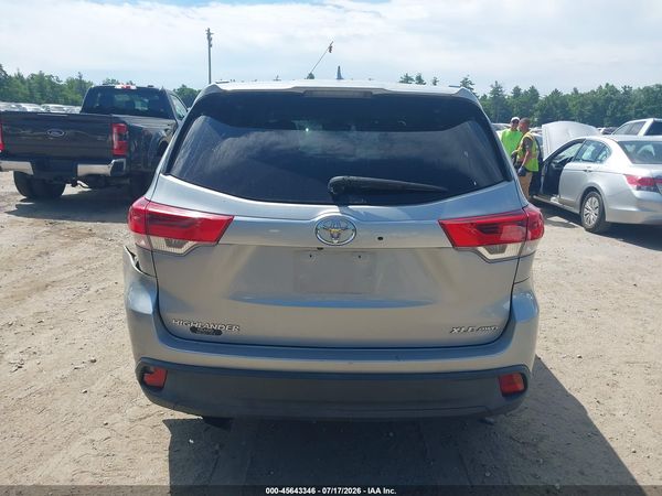 2017 TOYOTA HIGHLANDER XLE