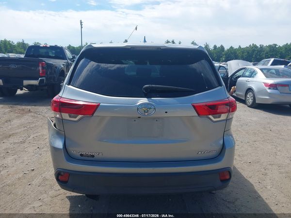 2017 TOYOTA HIGHLANDER XLE