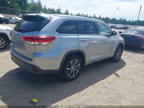 2017 TOYOTA HIGHLANDER XLE