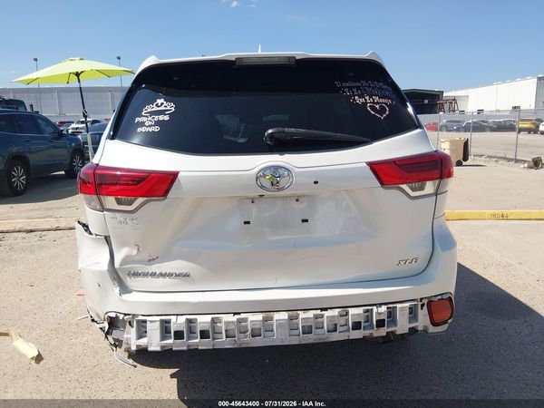 2018 TOYOTA HIGHLANDER XLE