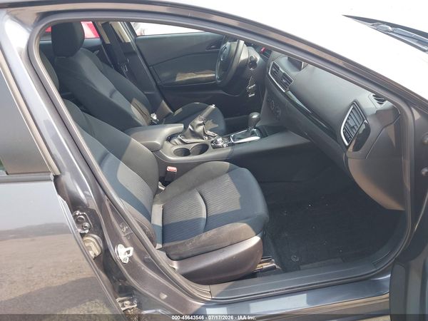 2016 MAZDA MAZDA3 SV/Base