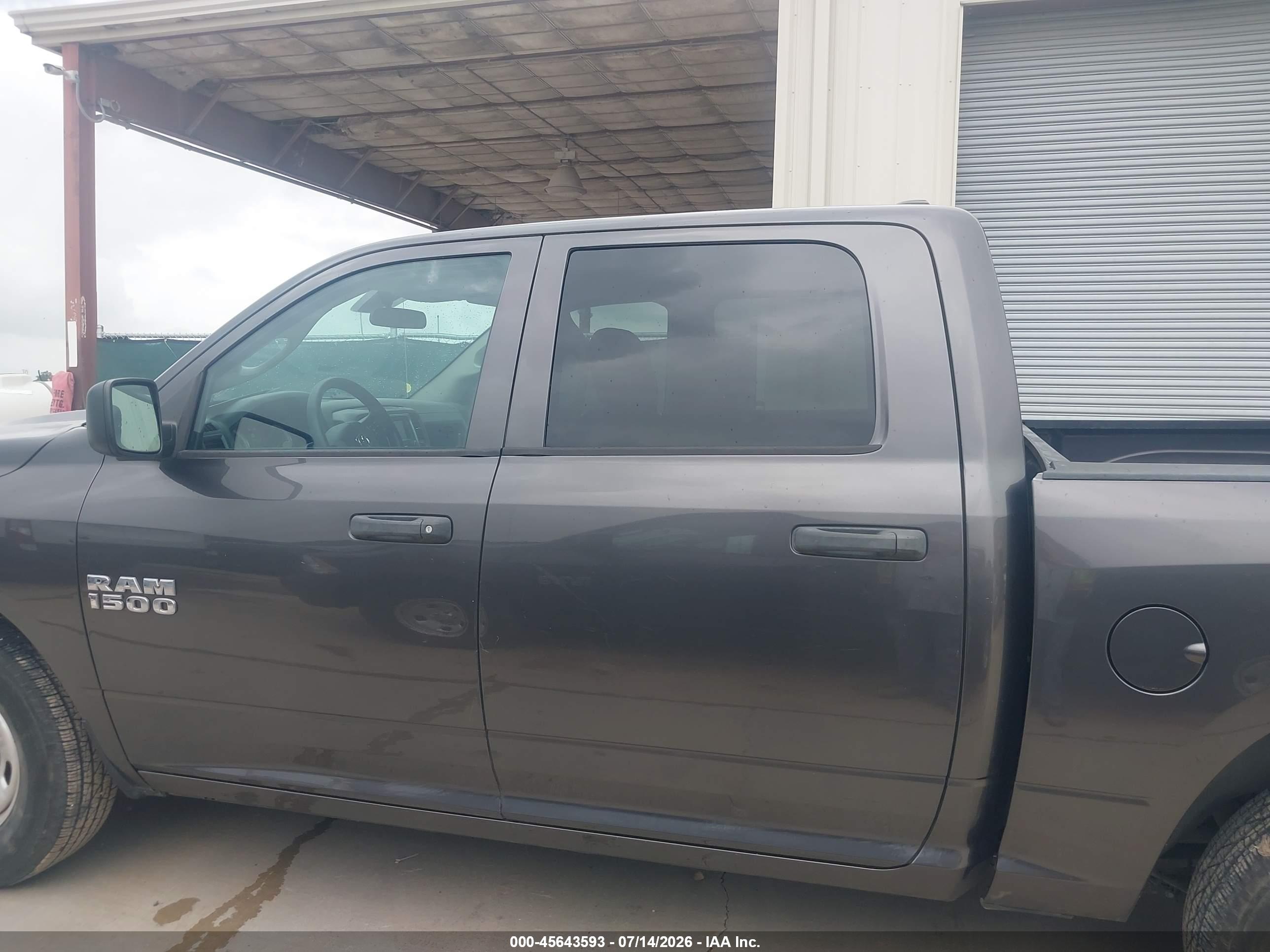 2017 RAM 1500 TRADESMAN  4X2 5'7 BOX