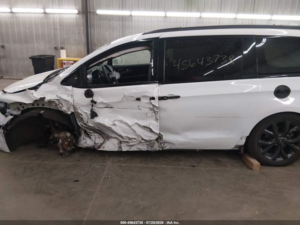 2018 CHRYSLER PACIFICA LIMITED — I6