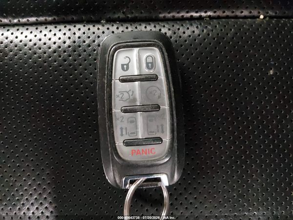 2018 CHRYSLER PACIFICA LIMITED — I11