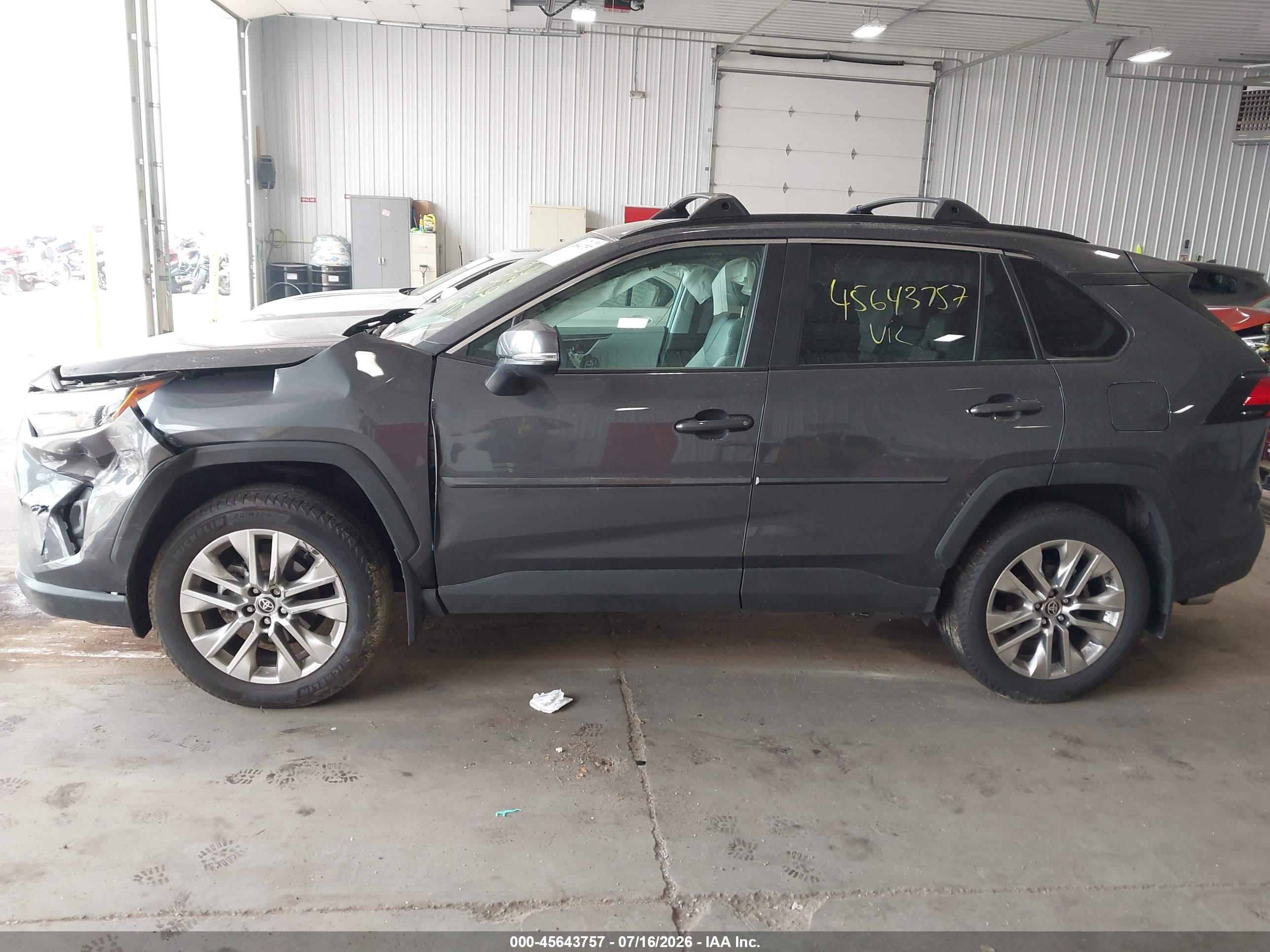 2025 TOYOTA RAV4 XLE PREMIUM