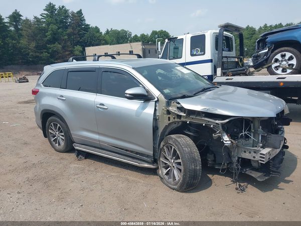 2017 TOYOTA HIGHLANDER XLE
