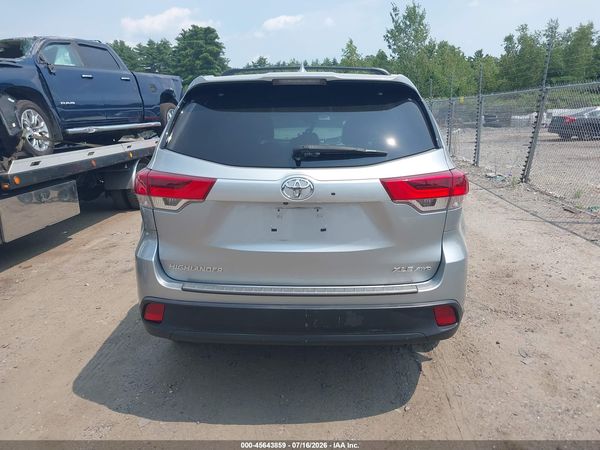 2017 TOYOTA HIGHLANDER XLE