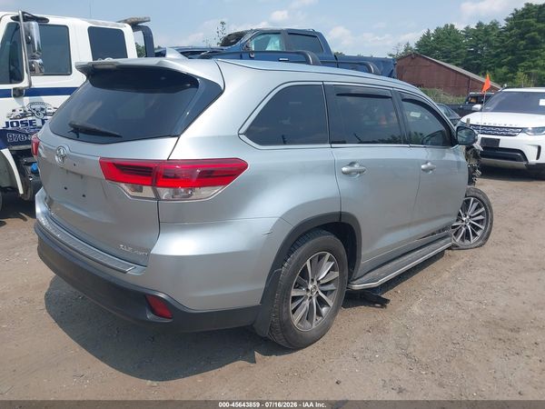 2017 TOYOTA HIGHLANDER XLE