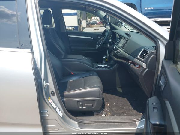 2017 TOYOTA HIGHLANDER XLE