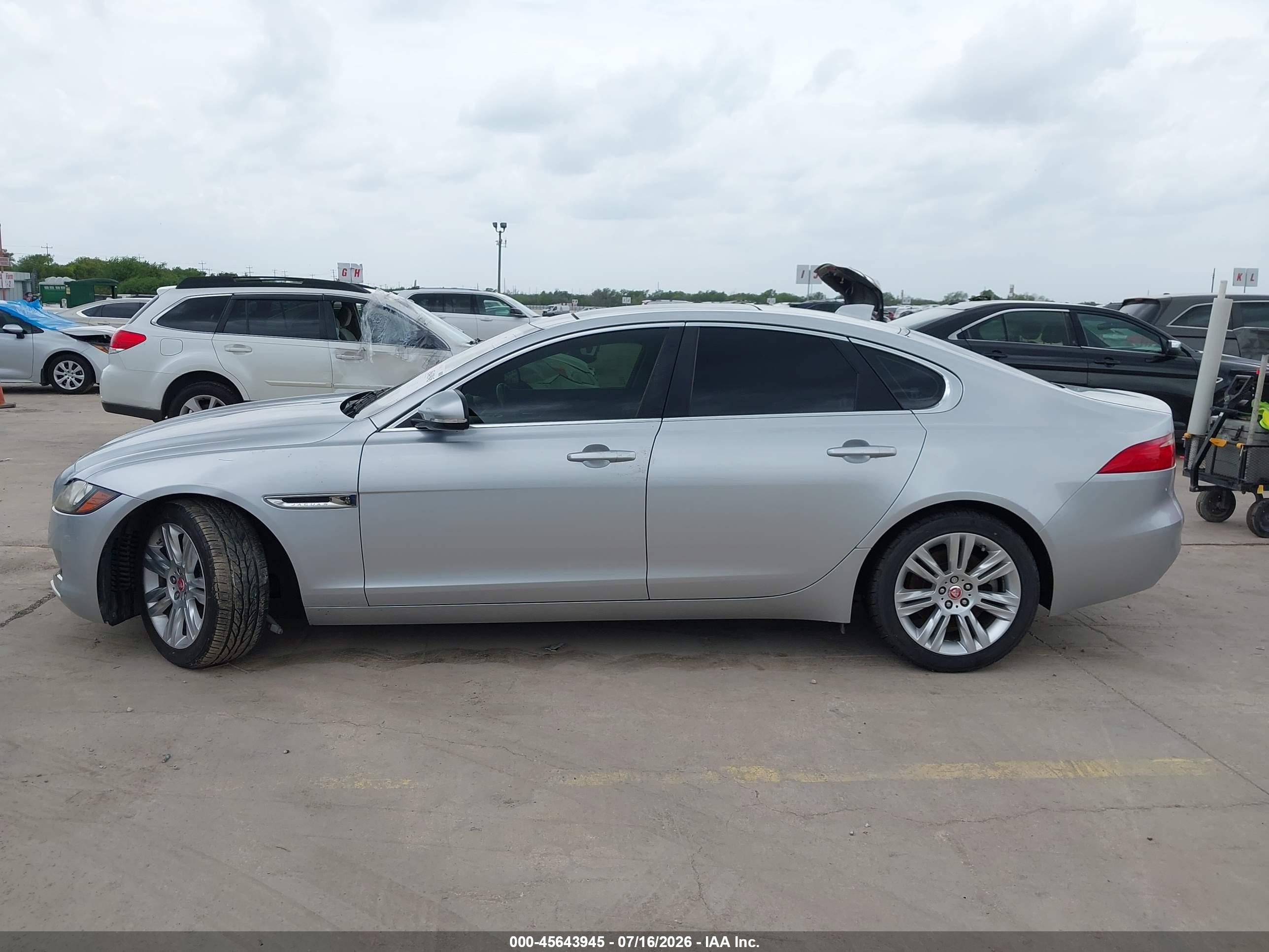 2017 JAGUAR XF 35T PREMIUM
