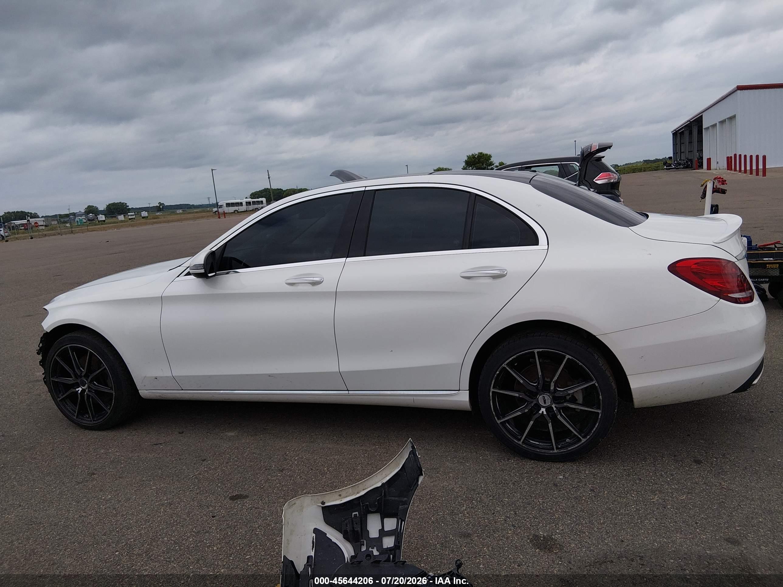 2017 MERCEDES-BENZ C 300