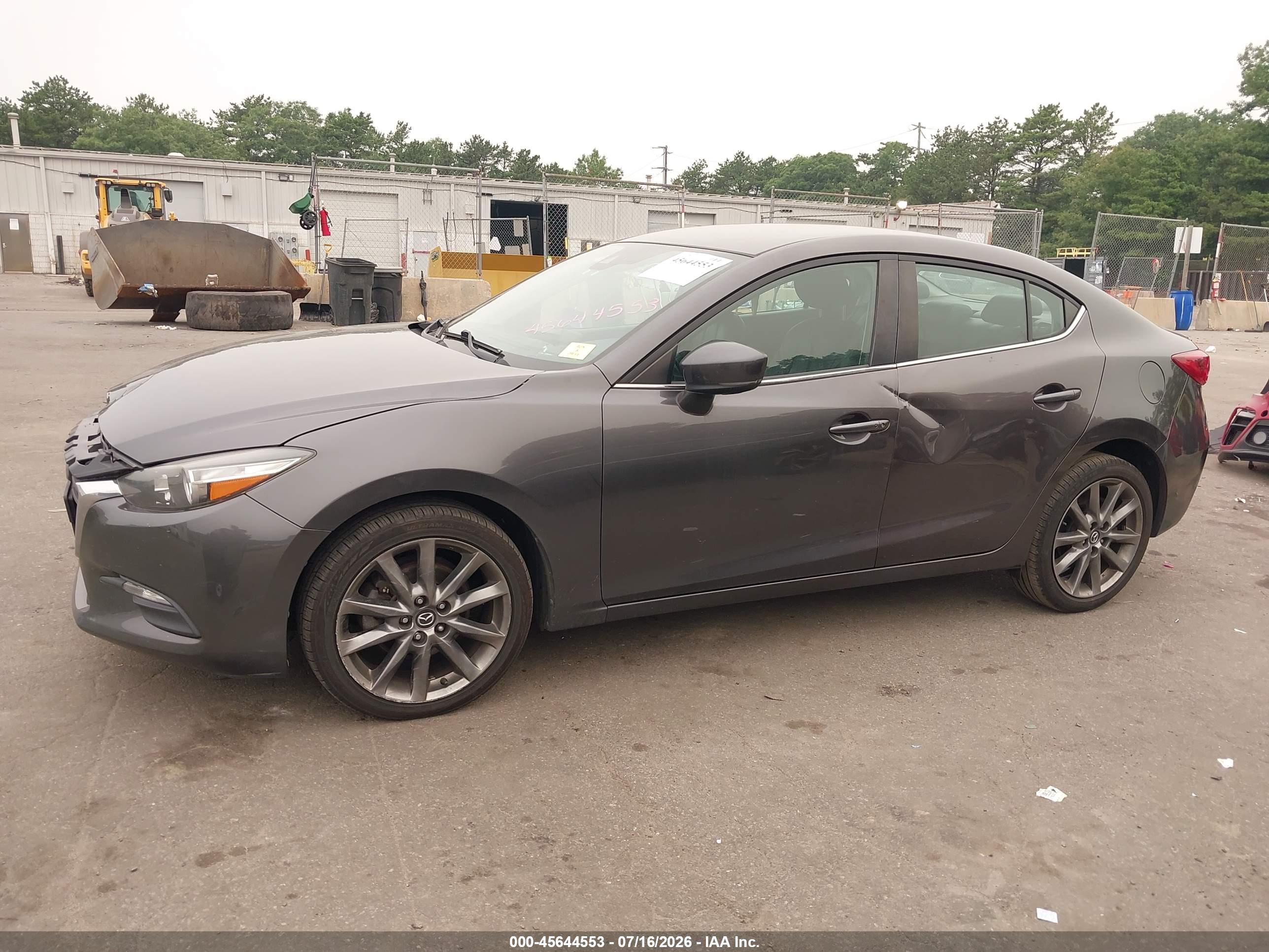 2018 MAZDA MAZDA3 TOURING