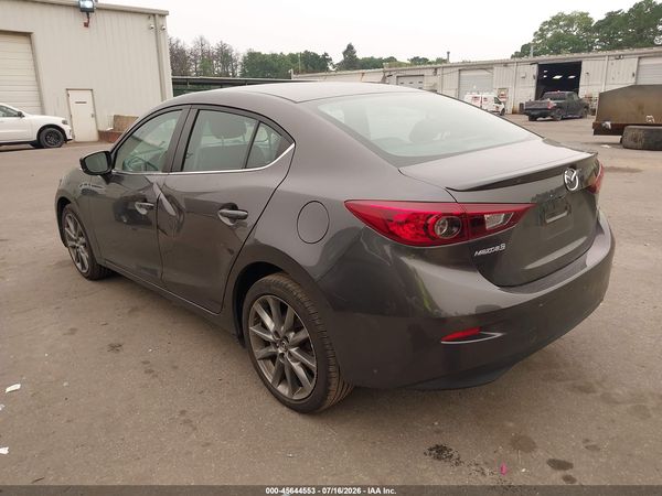 2018 MAZDA MAZDA3 TOURING