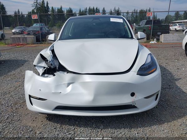 2025 TESLA MODEL Y