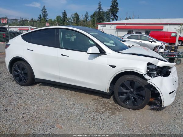 2025 TESLA MODEL Y