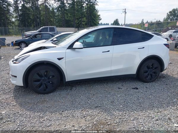 2025 TESLA MODEL Y
