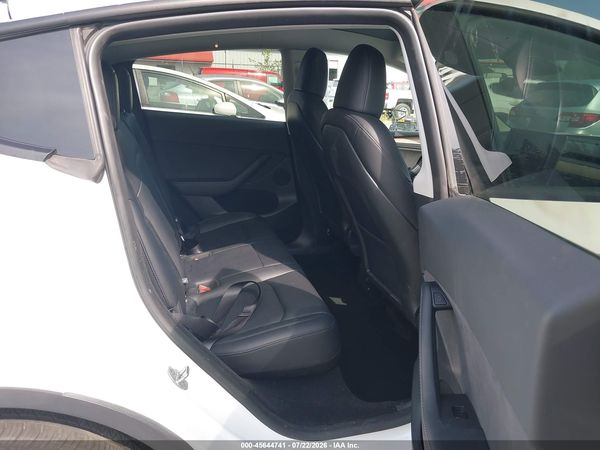 2025 TESLA MODEL Y