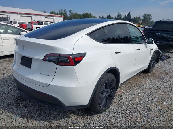 2025 TESLA MODEL Y
