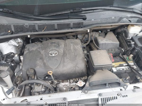 2019 TOYOTA SIENNA XLE 8 PASSENGER