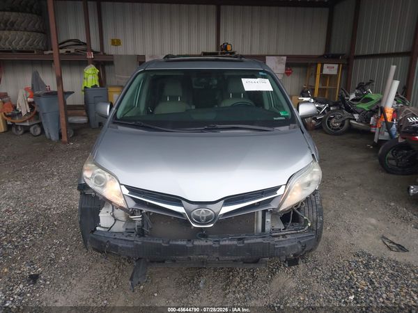 2019 TOYOTA SIENNA XLE 8 PASSENGER
