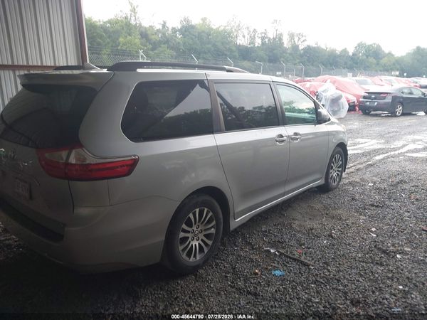 2019 TOYOTA SIENNA XLE 8 PASSENGER
