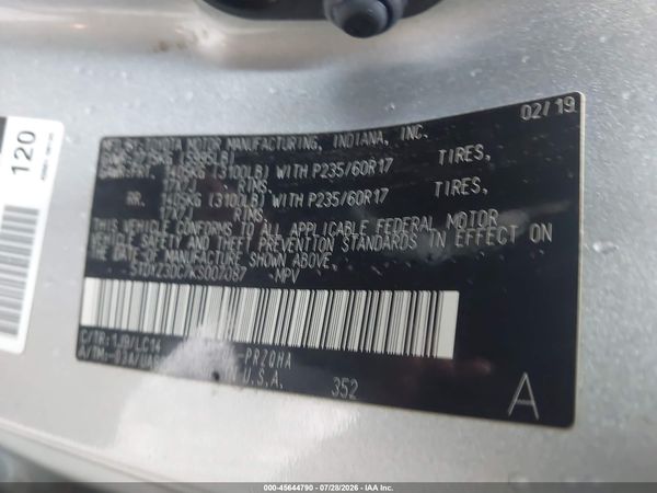2019 TOYOTA SIENNA XLE 8 PASSENGER