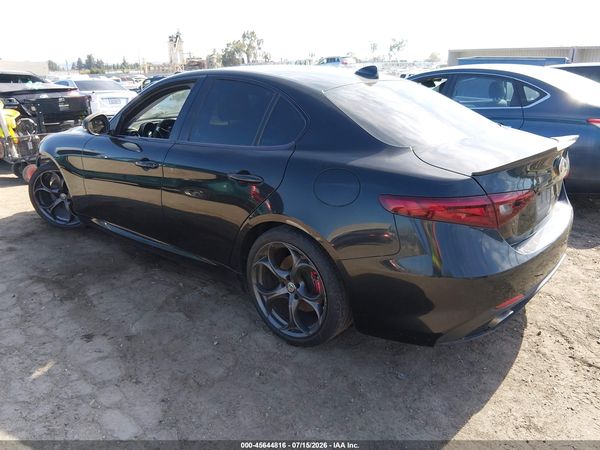 2017 ALFA ROMEO GIULIA TI RWD