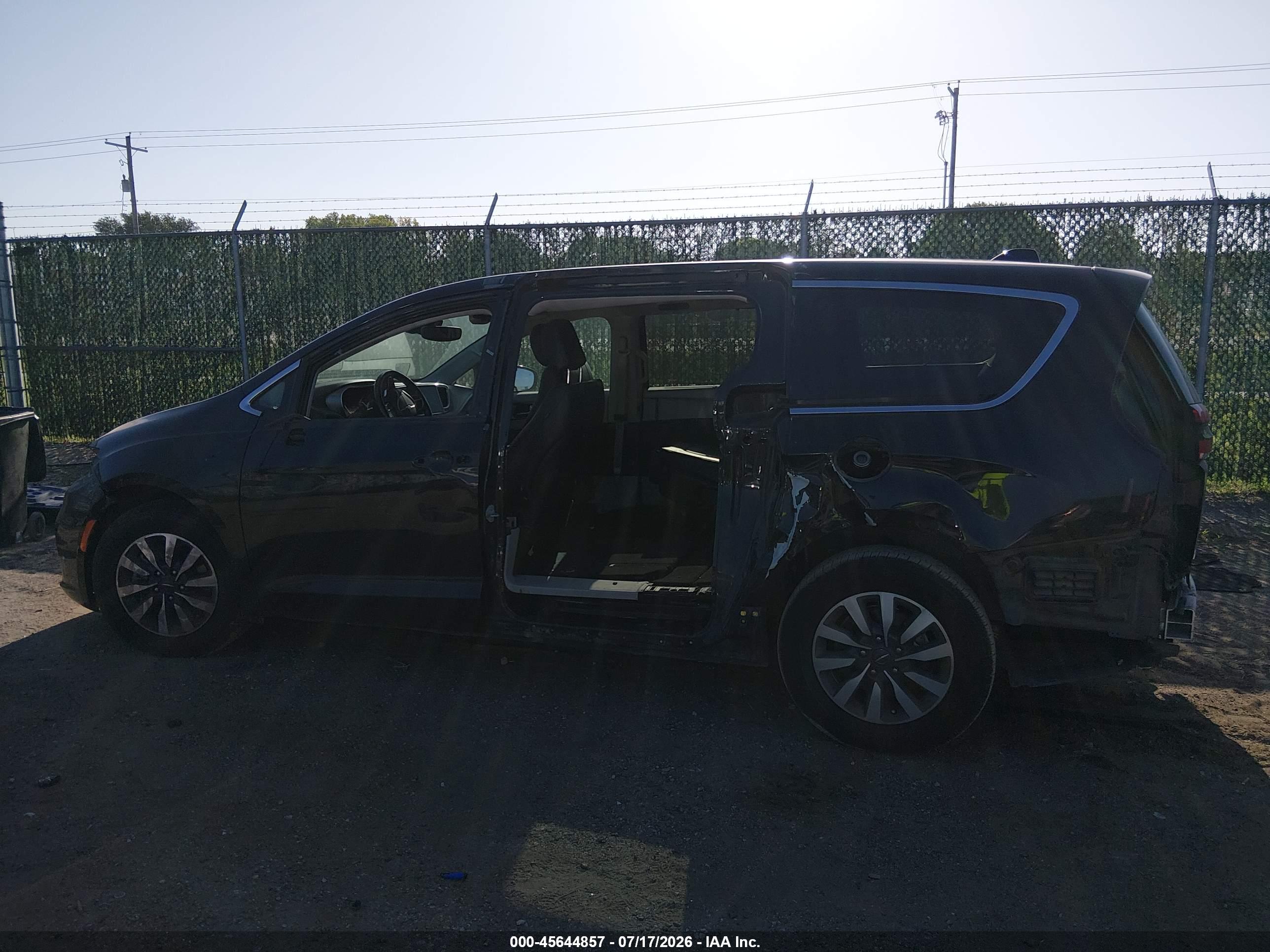 2021 CHRYSLER PACIFICA TOURING L