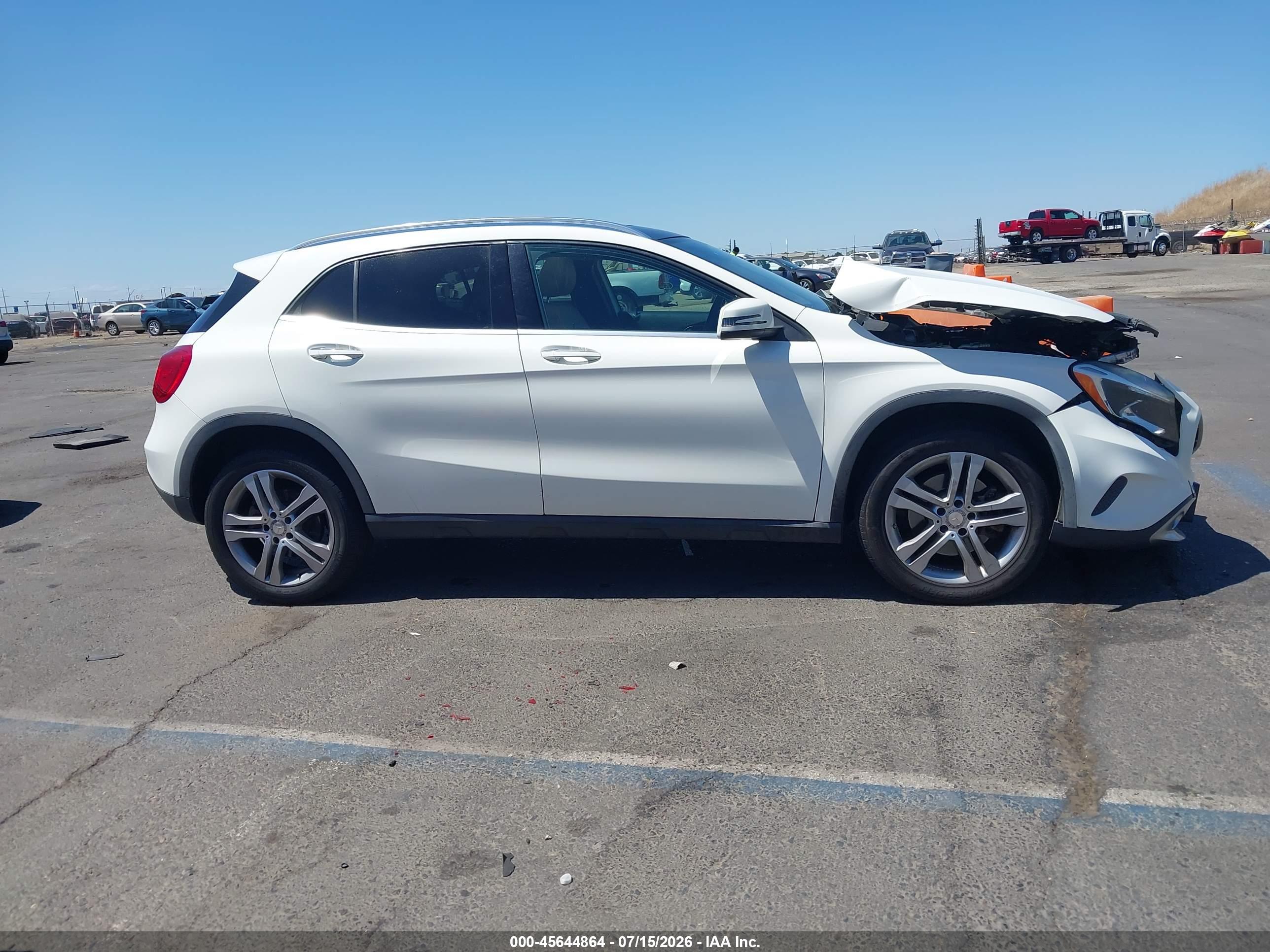 2016 MERCEDES-BENZ GLA 250 4MATIC