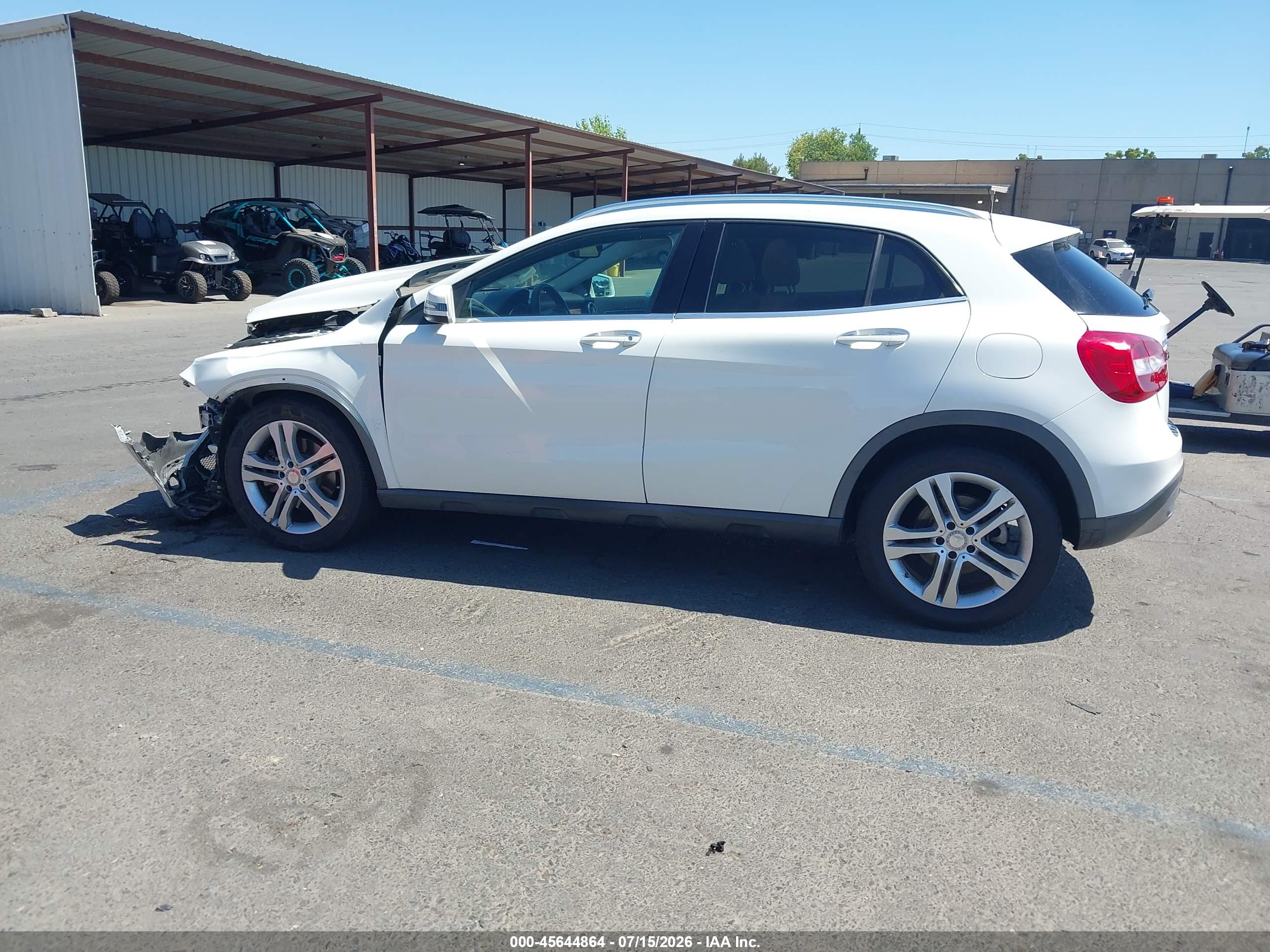 2016 MERCEDES-BENZ GLA 250 4MATIC