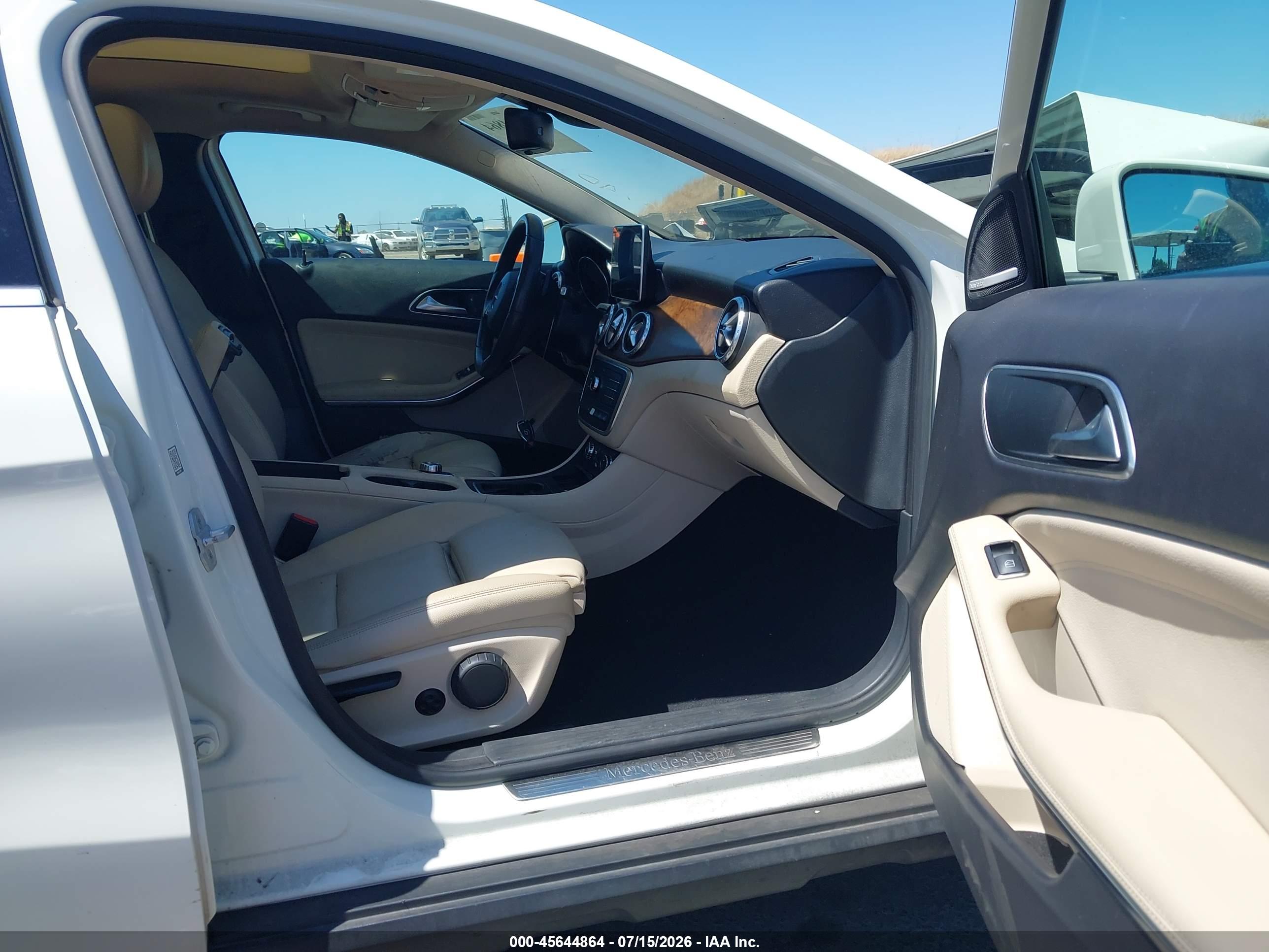 2016 MERCEDES-BENZ GLA 250 4MATIC