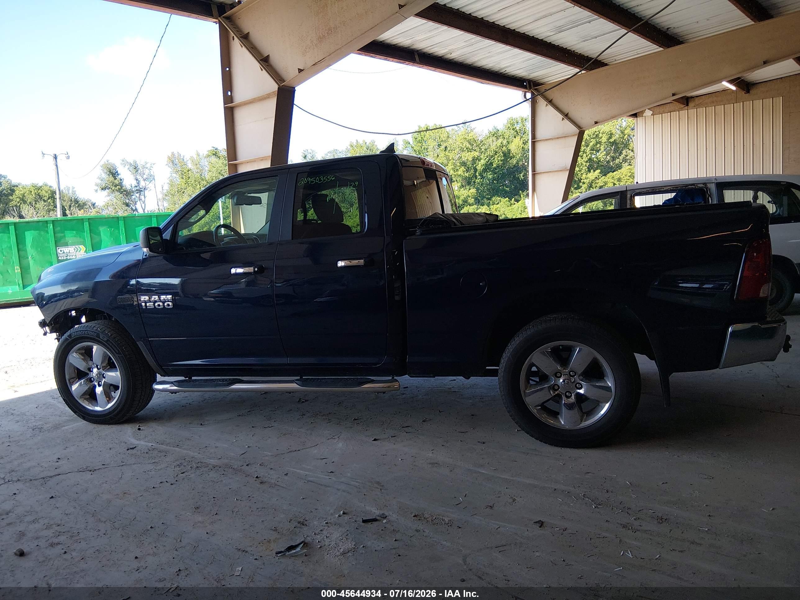 2017 RAM 1500 BIG HORN  4X4 6'4 BOX