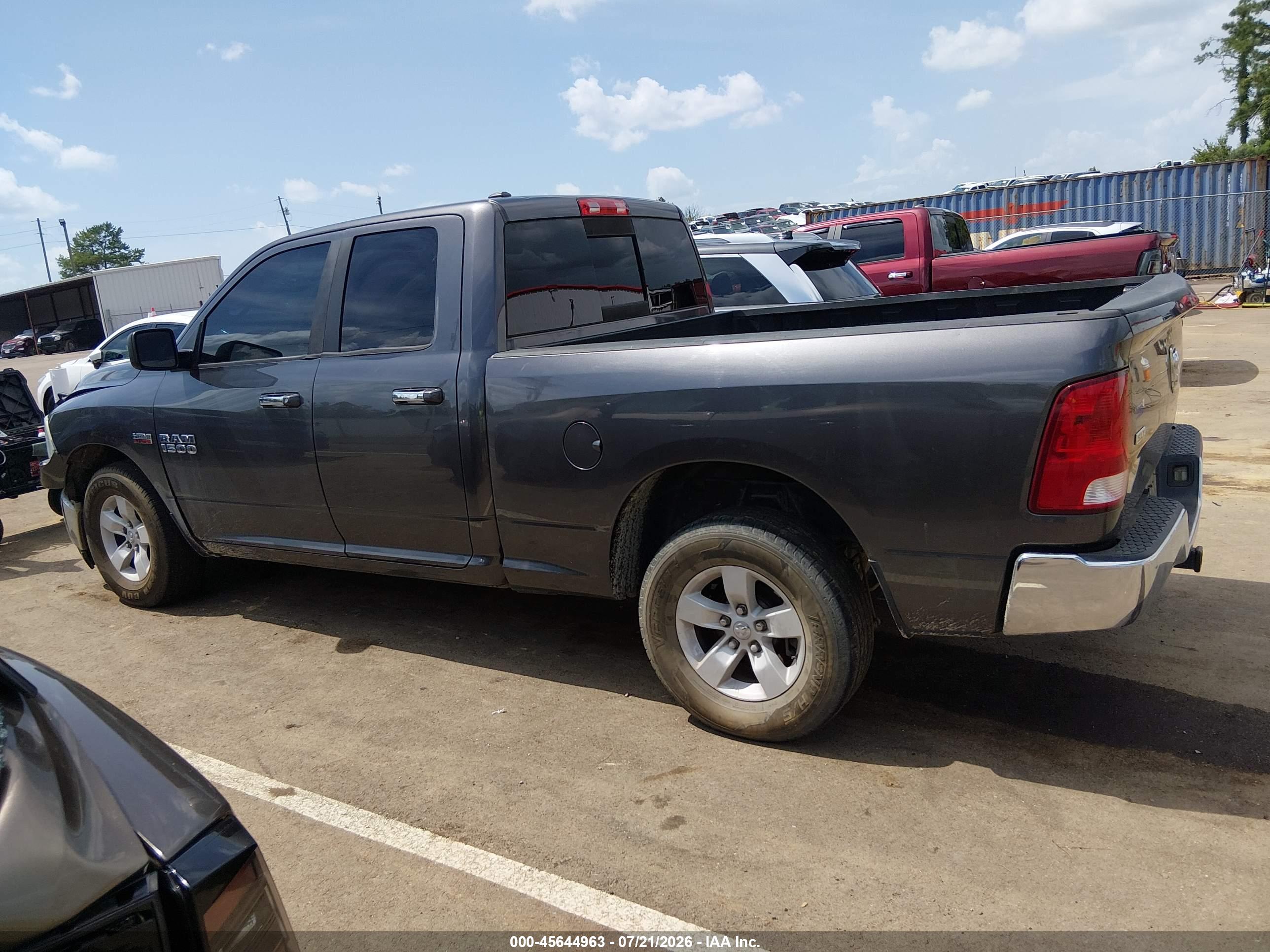 2016 RAM 1500 SLT