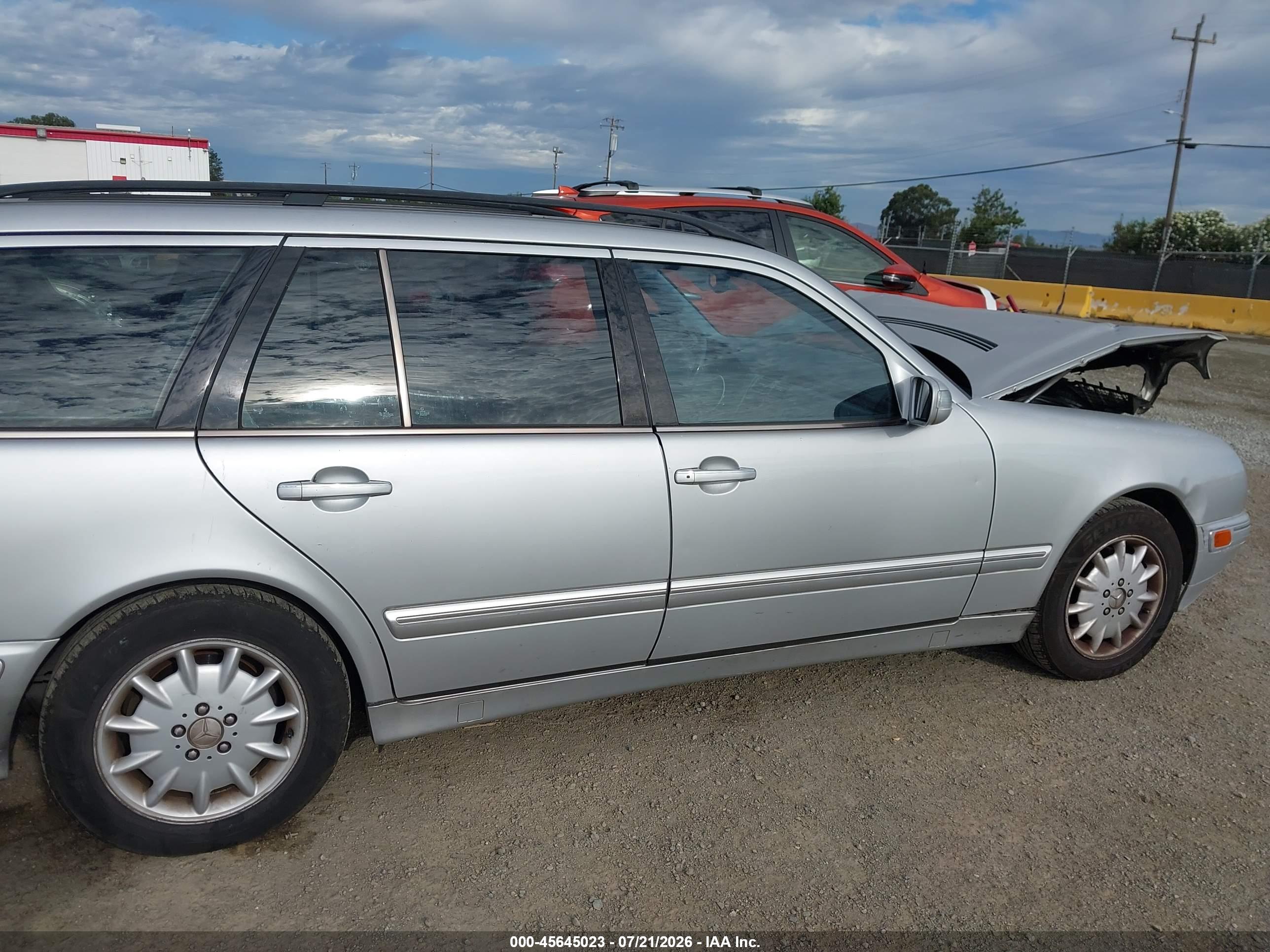 2000 MERCEDES-BENZ E 320 E320