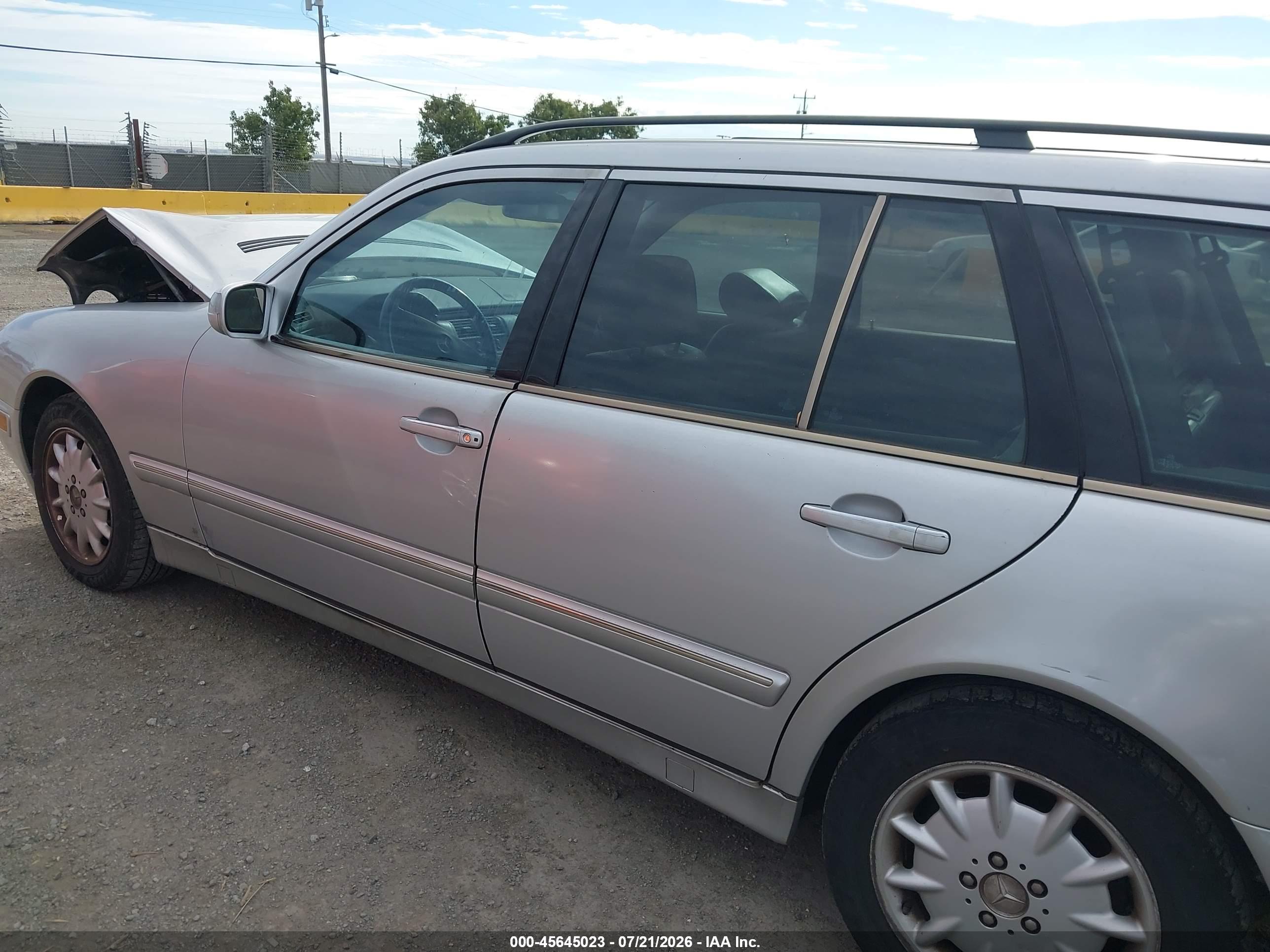 2000 MERCEDES-BENZ E 320 E320
