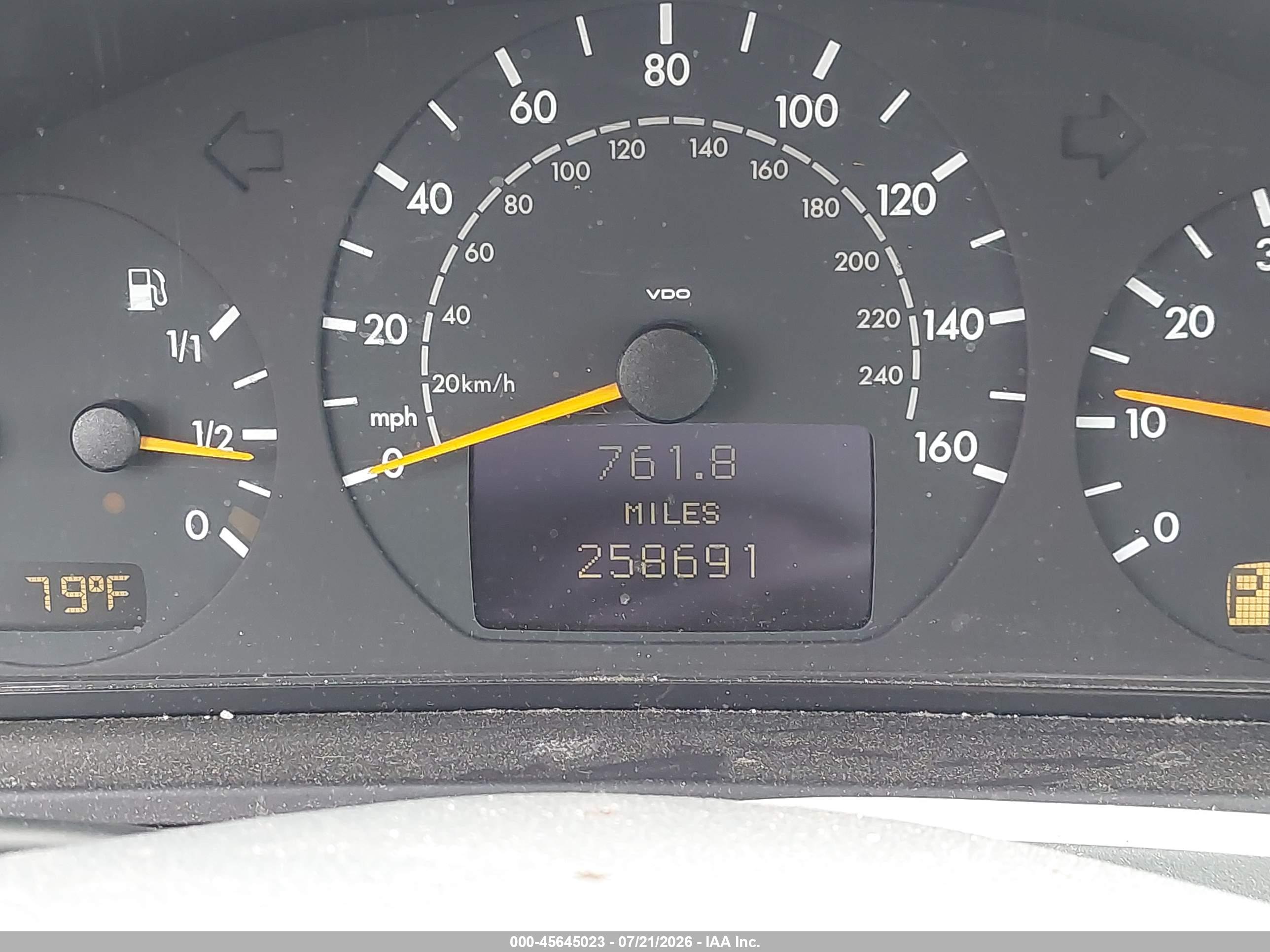 2000 MERCEDES-BENZ E 320 E320