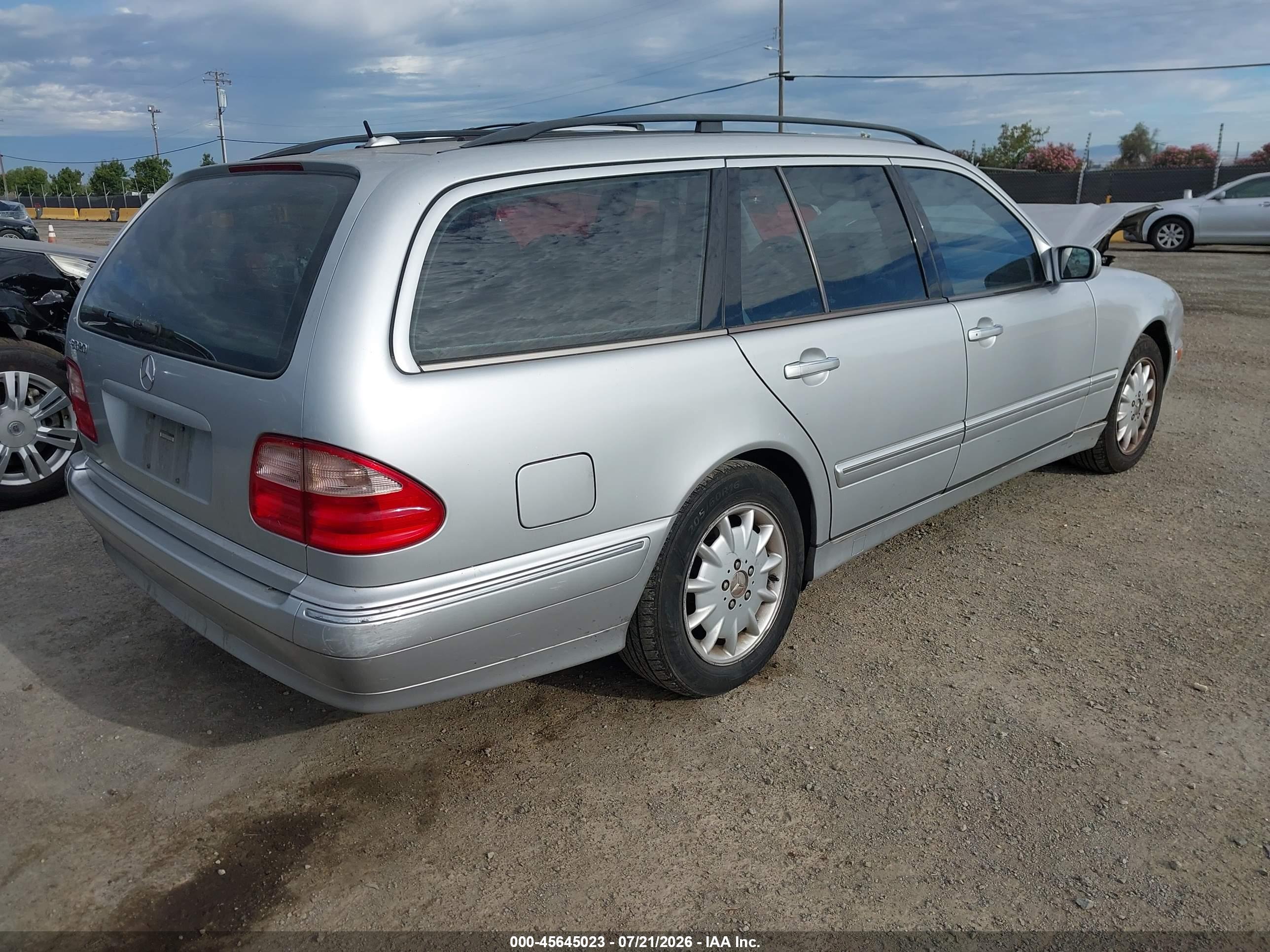 2000 MERCEDES-BENZ E 320 E320