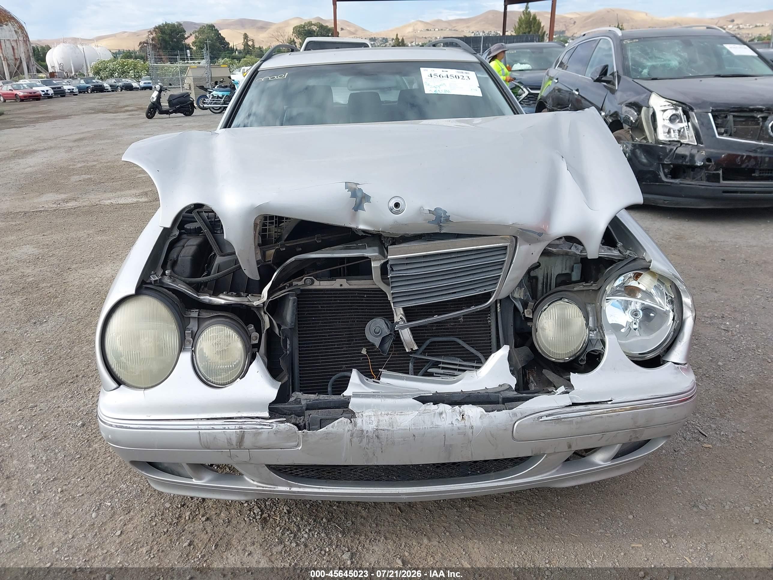 2000 MERCEDES-BENZ E 320 E320