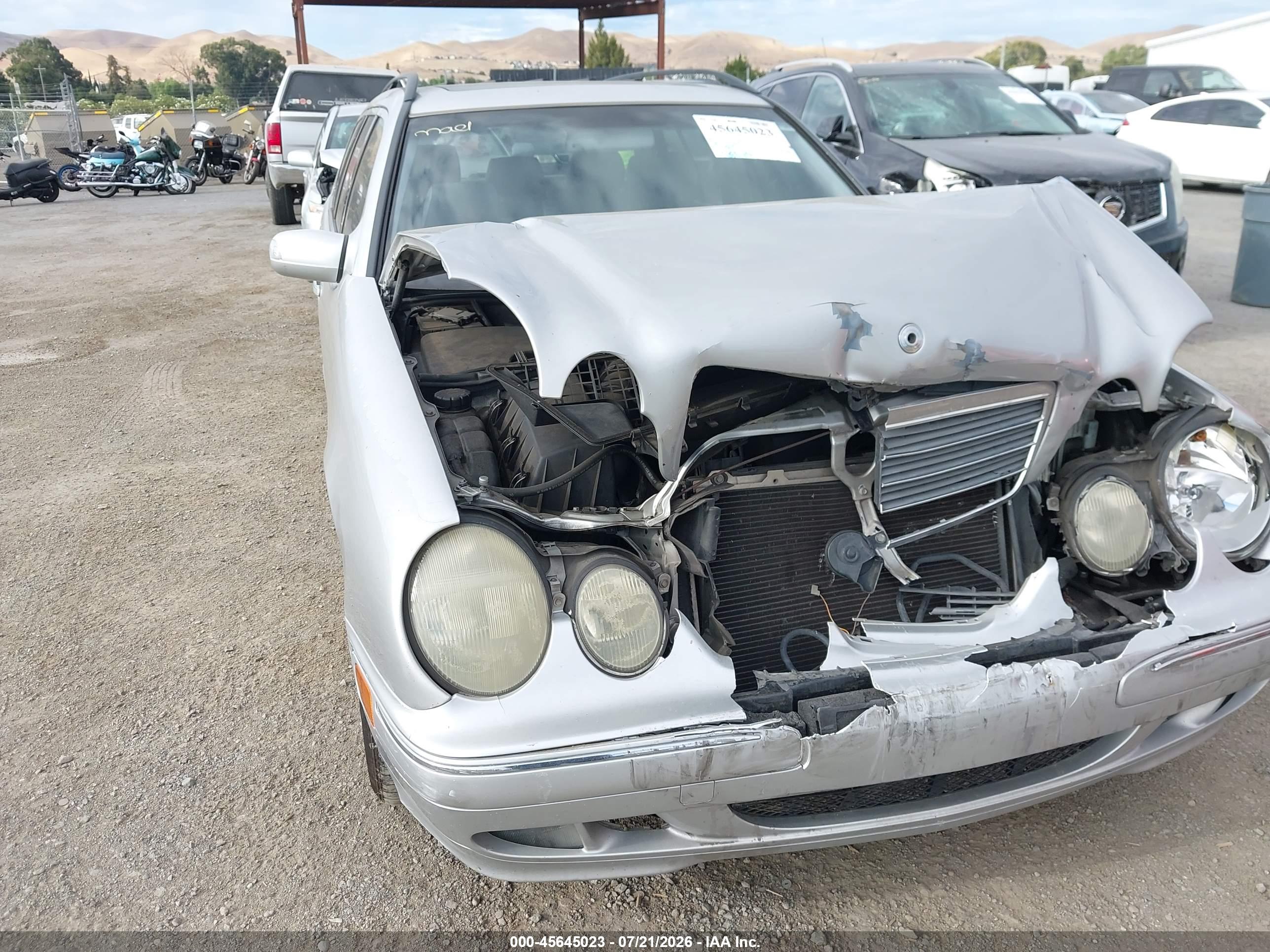 2000 MERCEDES-BENZ E 320 E320