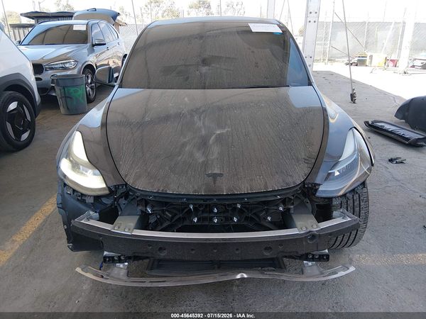 2025 TESLA MODEL Y